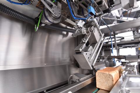 Bread packaging machine utilizing CF.Q condition monitoring technology